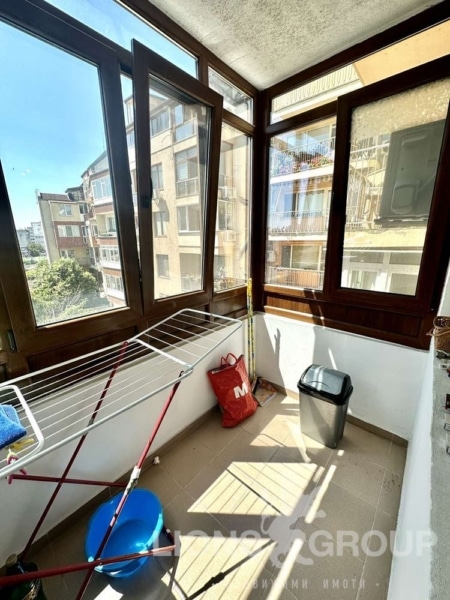 Двустаен тухлен обзаведен апартамент в Цветен квартал гр.Варна - 0