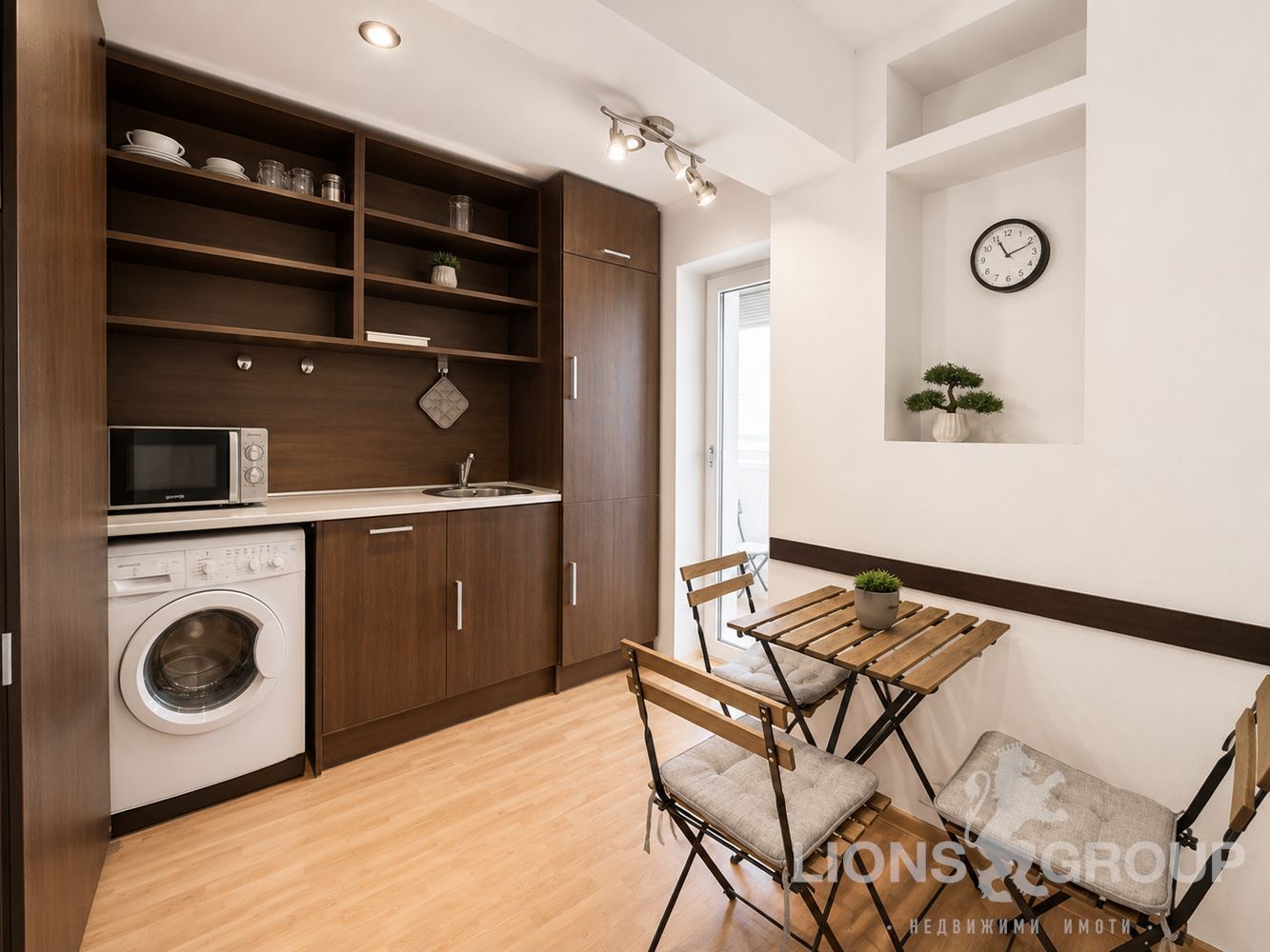 Апартамент с ТРИ отделни стаи - кв. Левски/ 149 990€ - 0
